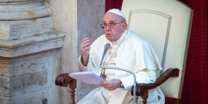 Papież: stajemy się hienami, zapominając, że jesteśmy powołani do obrony życia