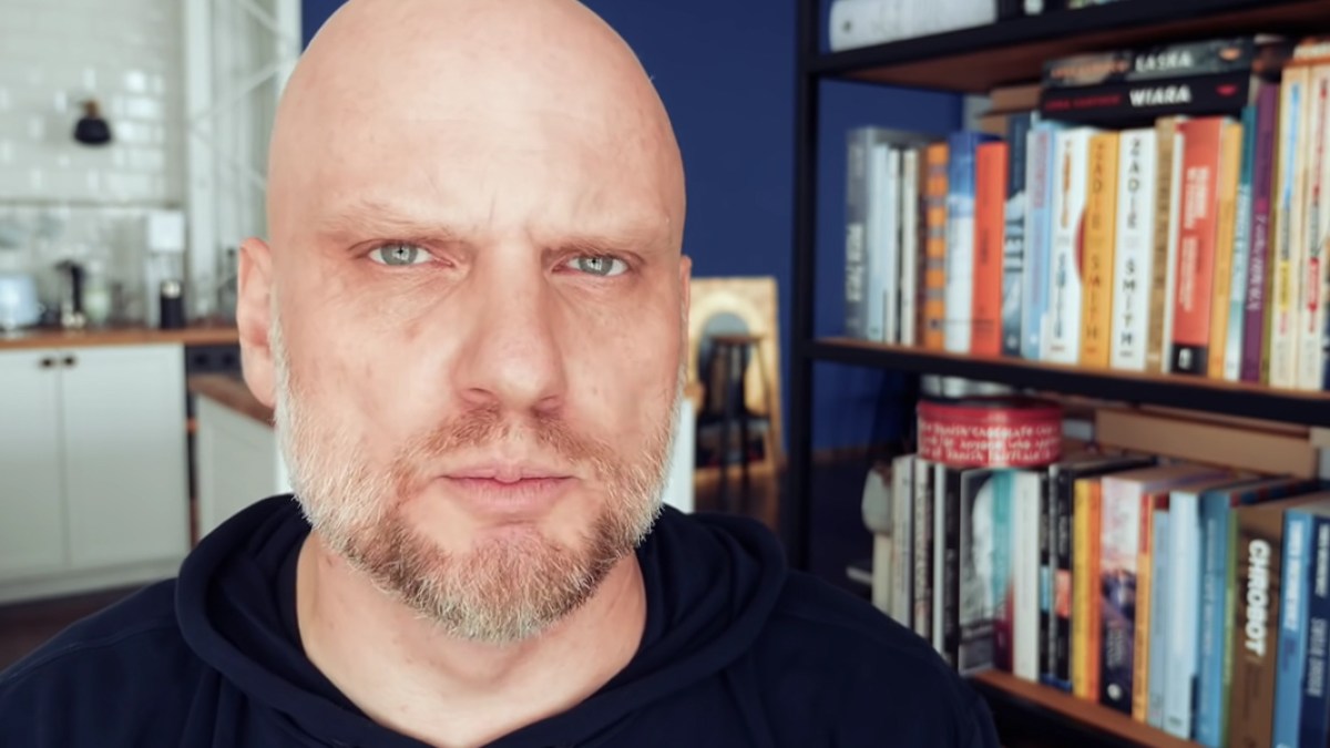 ADAM SZUSTAK
