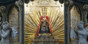 Sanktuarium Matki Bożej Strażniczki Wiary i najstarsza figurka słynąca cudami