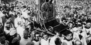 Kopia ikony jasnogórskiej, która jest jak relikwia. Obraz utkany z modlitw tysięcy Polaków