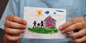 Są adoptowani, szukają zaginionego rodzeństwa i rodziców. Warto to robić?