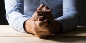 Przychodzi do konfesjonału i mówi, że jednego grzechu nie żałuje… O. Leon Knabit o spowiedzi i rozgrzeszeniu