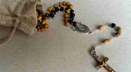 Czy wiesz, że Matka Boża w Lourdes miała różaniec z 6 dziesiątkami?