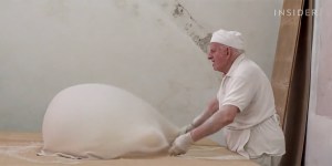 86-letni Grek wciąż ręcznie wytwarza ciasto filo. Zobacz, ile w tym pasji! [wideo]