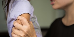 Do spania bez kolacji, zimny prysznic? Dlaczego karanie dzieci nie ma sensu