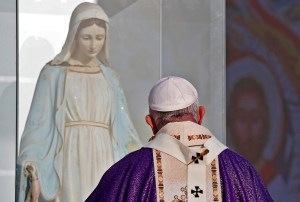 Franciszek: Maryja zajmuje uprzywilejowane miejsce w modlitwie chrześcijan