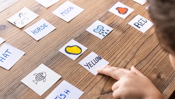 NAUKA JĘZYKA U DZIECI