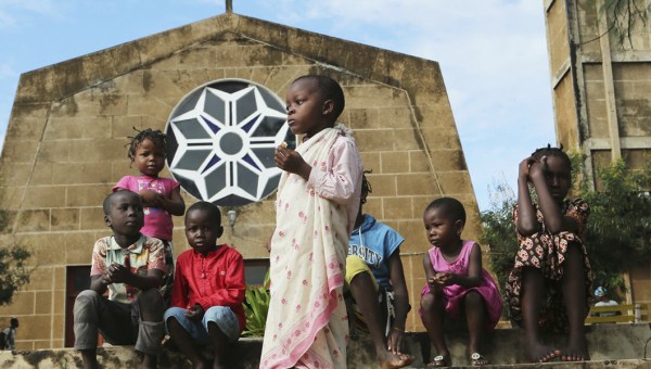 DZIECI W MOZAMBIKU