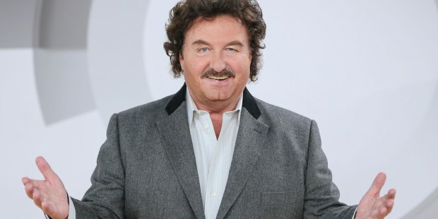 KRZYSZTOF KRAWCZYK