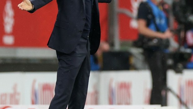 Paulo Sousa podczas towarzyskiego meczu między Polską a Rosją