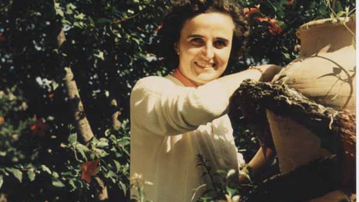 WEB2-AMSGJ1121-SANTA-Gianna-Beretta-Molla-GiannanelgiardinodiSanVigilioBG1955.jpeg