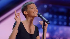 Głęboka wiara w amerykańskim talent show? Ta dziewczyna ma głos anioła i 2 proc. na przeżycie…