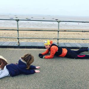 Jak obcy mężczyzna pomógł autystycznemu chłopcu… Wystarczyły życzliwość i empatia!