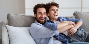 Nie wystarczy być ojcem w sensie biologicznym. Trzeba dawać dziecku życie codziennie! [rozmowa]