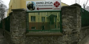 Mama dziewczynki z częstochowskiego okna życia zmieniła zdanie. Chce odzyskać córkę