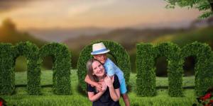 Czekał na tę chwilę 7 lat! Chłopiec z poparzoną twarzą znalazł kochającą rodzinę