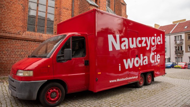 MOBILNE ORATORIUM UWIELBIENIA