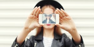Poczucie własnej wartości wymazywane filtrem na Insta