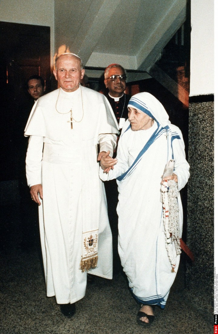 [GALERIA] Święty pośród świętych. Liczne spotkania Jana Pawła II z tymi, którzy biegli ku niebu