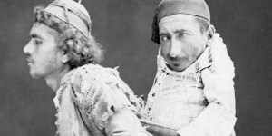 Poruszający obraz przyjaźni: sparaliżowany chrześcijanin i niewidomy muzułmanin