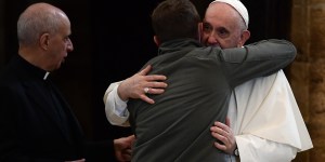 Ubodzy przybyli do Asyżu, aby spotkać się z papieżem Franciszkiem. Co chcieliby mu powiedzieć? [portrety]