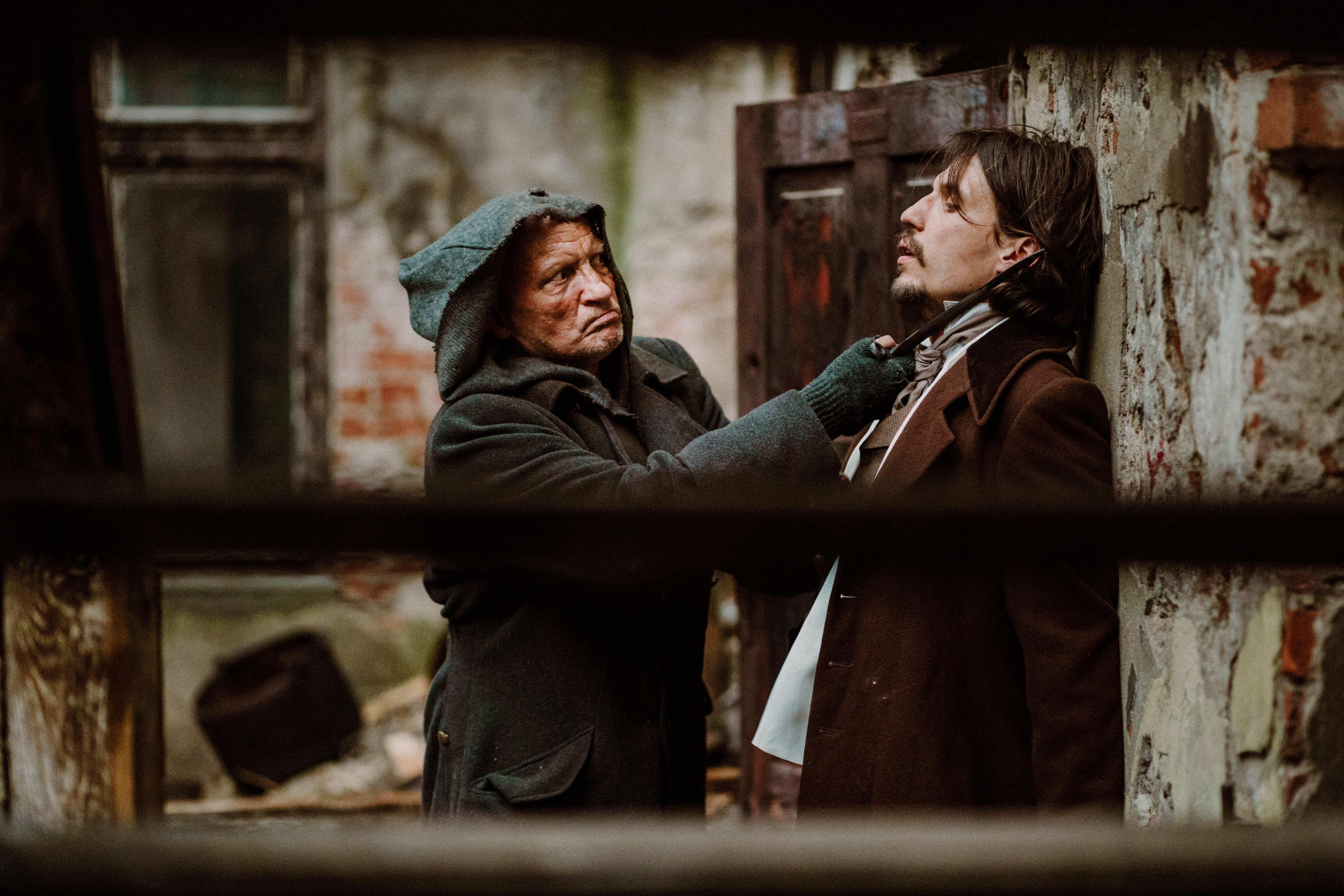 {"rendered":"[GALERIA] \u201eN\u0119dzarz i Madame\u201d. Film o niepowtarzalnych losach Adama Chmielowskiego w kinach! cz. 1"}