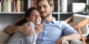 Jak podtrzymać małżeński płomień? Szczera wskazówka od Jana Pawła II