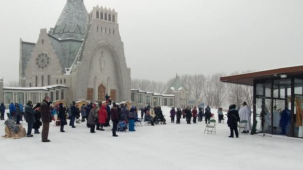 WEB2-MASS-QUEBEC-SANCTUAIRE-NOTRE-DAME-DU-CAP.jpg