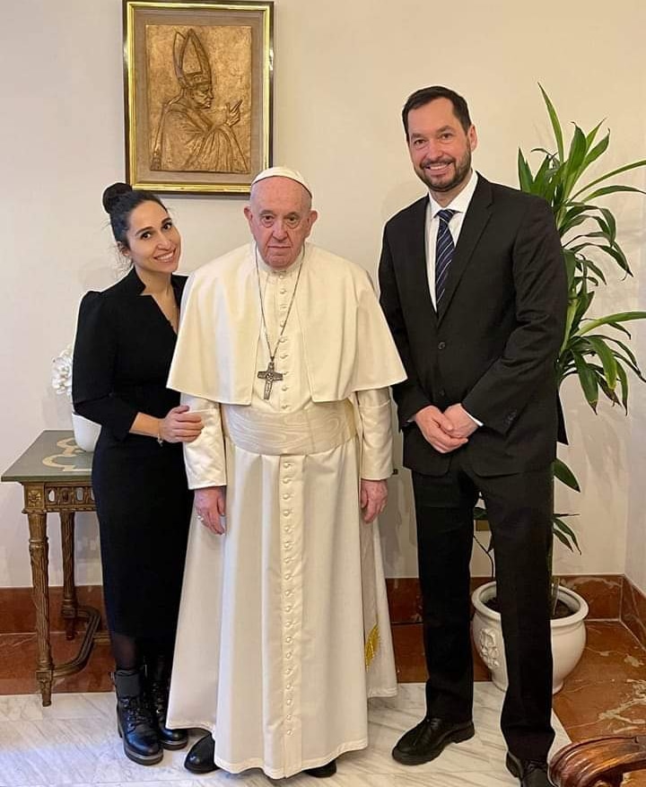 Svetlana Kasyan z mężem i Papieżem Franciszkiem