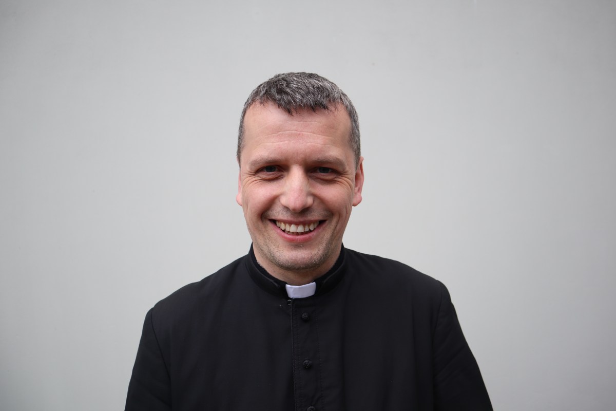KSIĄDZ RAPER ADAM ULATOWSKI