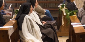 Mieszkając „przez ścianę” z Małą Arabką. Karmelitanka z Betlejem opowiada o tajemnicy szczęśliwego życia