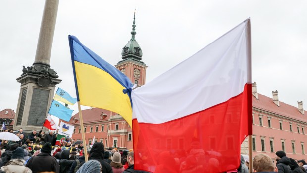 Flagi Ukrainy i Polski