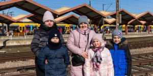 Jak przygotować dom na przyjęcie uchodźców? I dlaczego dzieci bawią się w&#8230; wojnę? Rozmowa z psychologiem