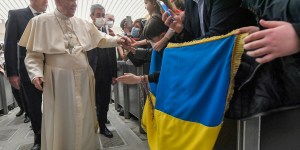 „Gdyby papież przyjechał, ta wojna by się skończyła”. Apel ambasadora Ukrainy przy Stolicy Apostolskiej