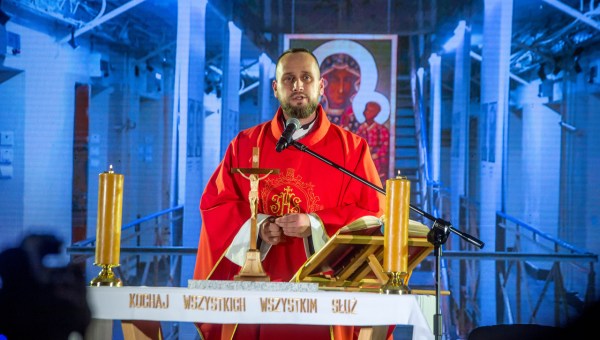 ks. Tomasz Trzaska z Biura Poszukiwań i Identyfikacji IPN