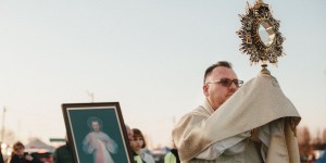 O. Jonathan Kalisch OP: Pobłogosławiłem granicę polsko-ukraińską Najświętszym Sakramentem