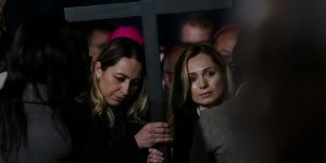 Po protestach zmieniono treść rozważania przy XIII stacji drogi krzyżowej [zdjęcia]