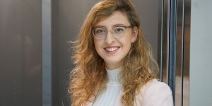 Dlaczego tak trudno przestać nam czytać o wojnie? I jak to na nas wpływa? [wywiad]