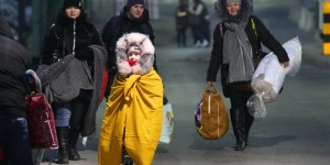 Na granicy: Zawiozę uchodźców gdziekolwiek. 1200 km? No problem, ruszamy!