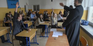 Jeśli ksiądz sobie nie radzi z katechezą, trzeba mu pomóc albo go odsunąć [rozmowa z księdzem katechetą]