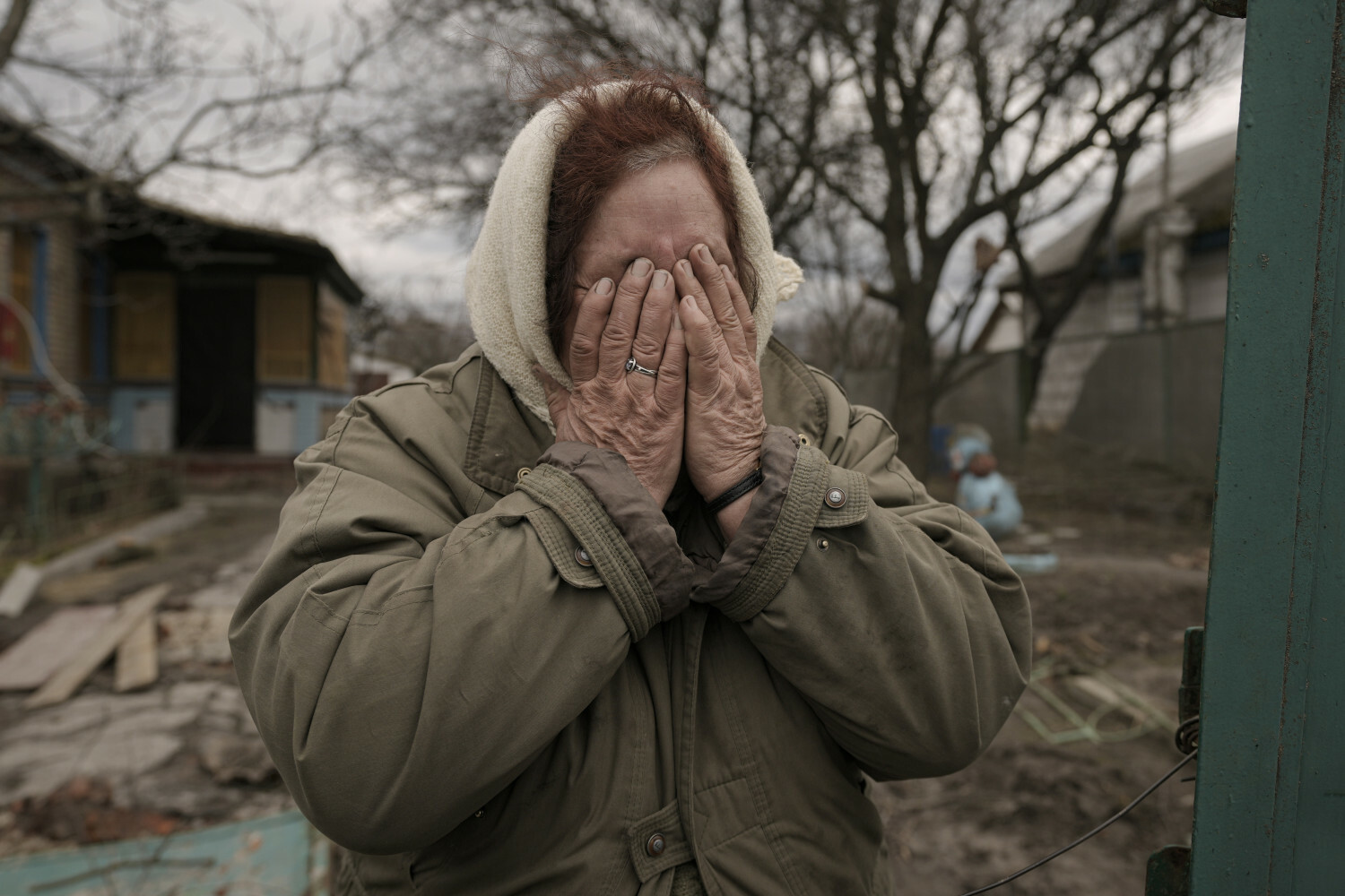 war, Ukraine, woman, cry