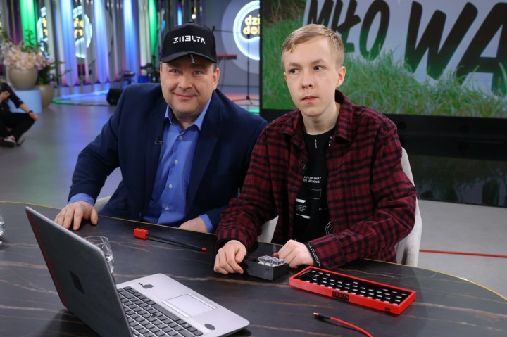 Filip Piękoś na planie programu Dzień Dobry TVN