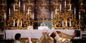 Czy wieczysta adoracja może coś zmienić? Ta parafia udowadnia, że tak