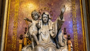 Hail-Peace-Queen-Mary-Statue-Basilica-Santa-Maria-Maggiore-shutterstock