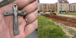 Znaleźli krzyżyk na środku pola. Właśnie w tym czasie bardzo potrzebowali znaku od Boga
