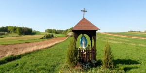 Kapliczki: polskie skarby przydrożne. Troszczymy się o nie, a one prowadzą do Boga