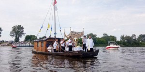 Jezus znów wsiadł do łodzi. Jedyna w swoim rodzaju procesja na Boże Ciało [ZDJĘCIA]