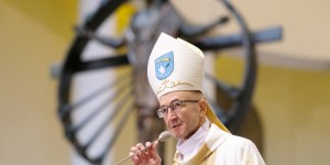 Abp Adrian Galbas zabrał głos w sprawie migrantów. Wielu się to nie spodoba