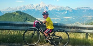 Rower, pielgrzymki, pomaganie. &#8222;Niepełnosprawność pomaga mi żyć szczęśliwie&#8221;