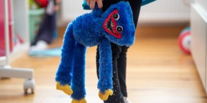 Potwór, który wyskakuje z lodówki. Sekret fenomenu Huggy Wuggy